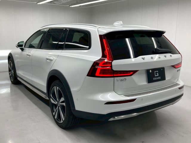 VOLVO V60 CROSS COUN 2023 Image 31