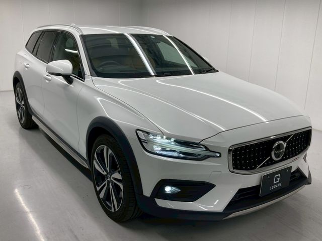 VOLVO V60 CROSS COUN 2023 Image 31