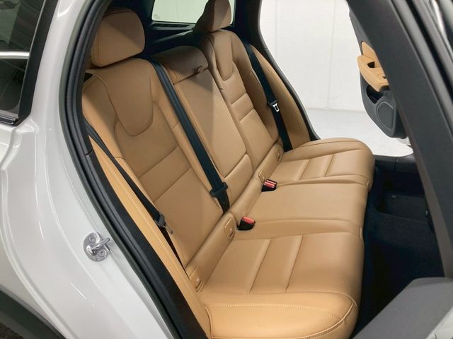 VOLVO V60 CROSS COUN 2023 Image 31