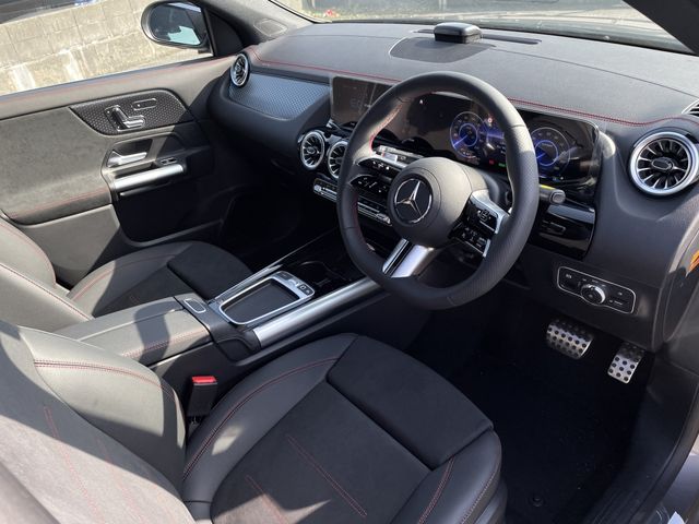 MERCEDES BENZ EQA 2025 Image 31