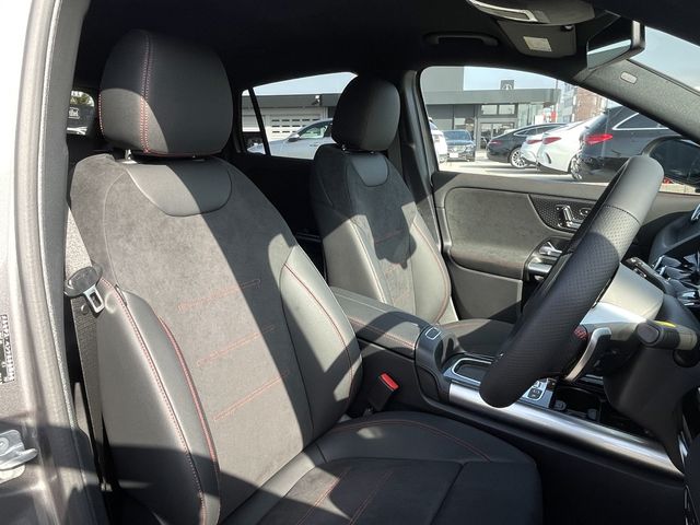 MERCEDES BENZ EQA 2025 Image 31