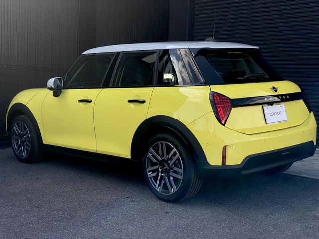 BMW MINI COOPER 5DOOR 2025 Image 31