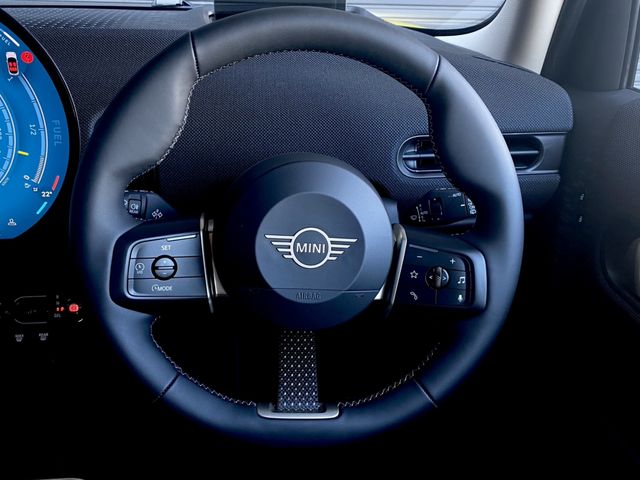 BMW MINI COOPER 5DOOR 2025 Image 31