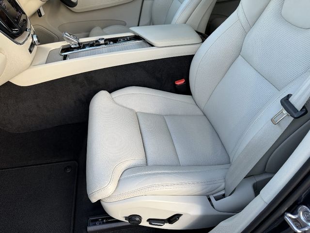 VOLVO XC60 2021 Image 31