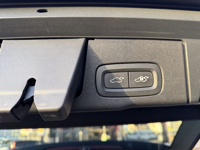 VOLVO XC60 2021 Image 31