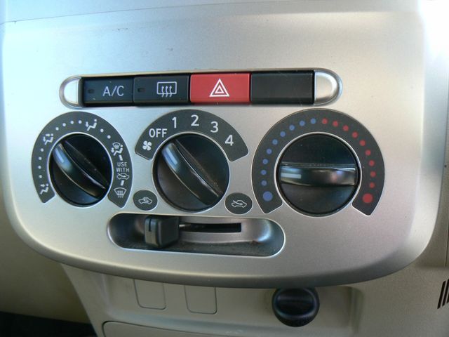 DAIHATSU TANTO 2009 Image 31