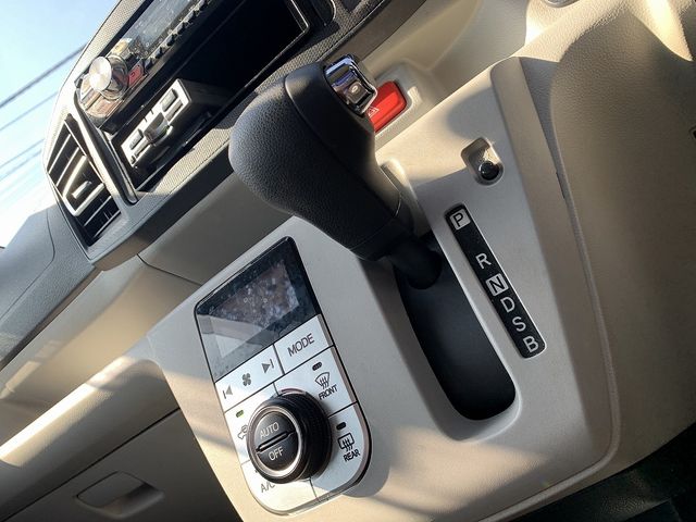 DAIHATSU MIRA E:S 2017 Image 31