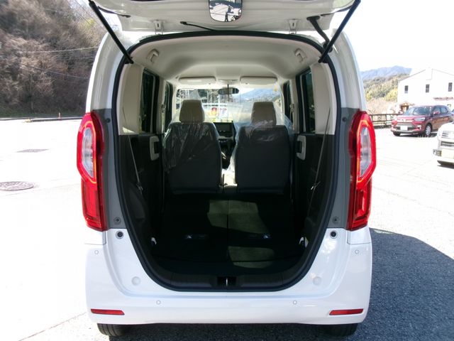 HONDA N BOX 2021 Image 31