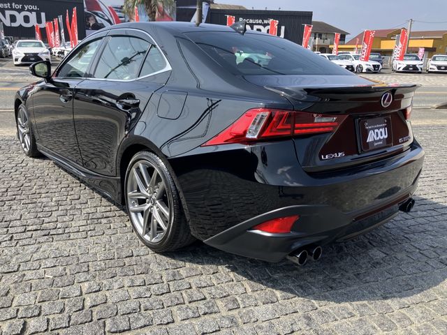 TOYOTA LEXUS IS300H 2015 Image 31