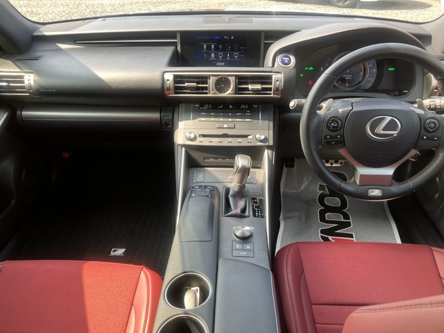 TOYOTA LEXUS IS300H 2015 Image 31