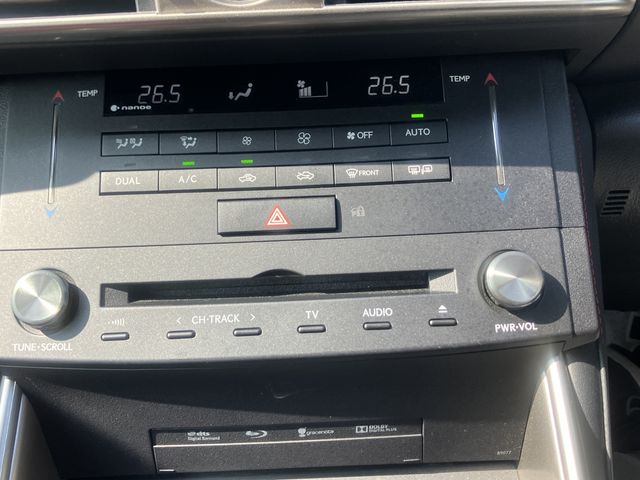 TOYOTA LEXUS IS300H 2015 Image 31