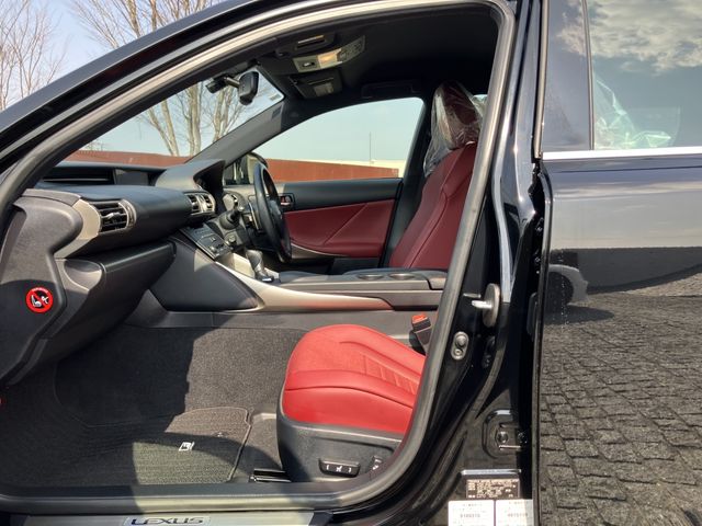 TOYOTA LEXUS IS300H 2015 Image 31