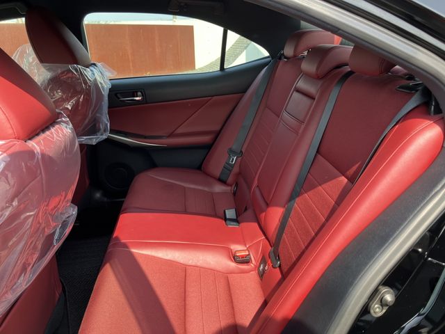 TOYOTA LEXUS IS300H 2015 Image 31