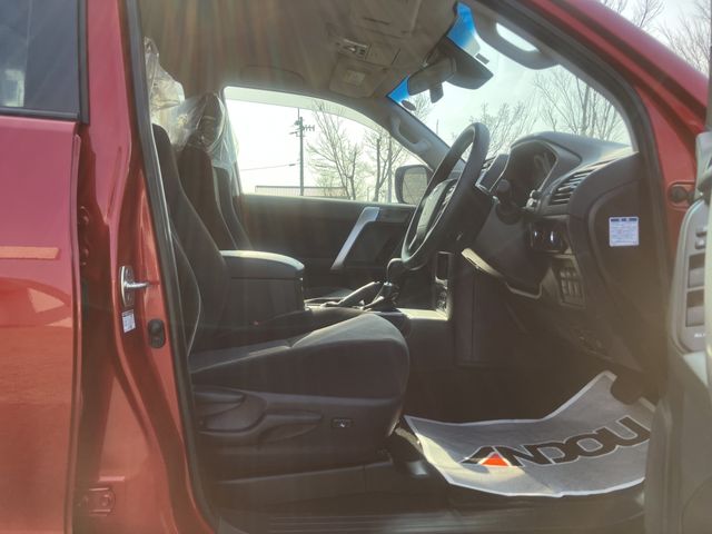 TOYOTA LANDCRUISER PRADO 2023 Image 31