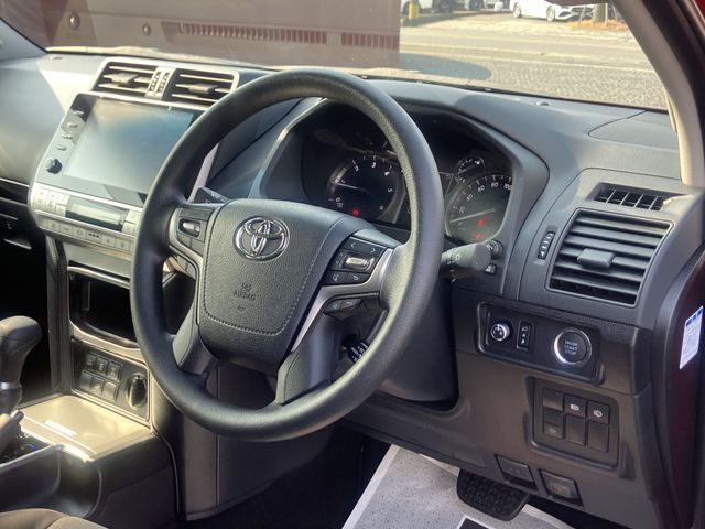 TOYOTA LANDCRUISER PRADO 2023 Image 31