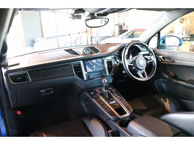 PORSCHE MACAN 2018 Image 31