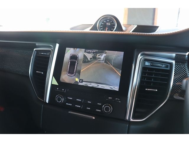 PORSCHE MACAN 2018 Image 31