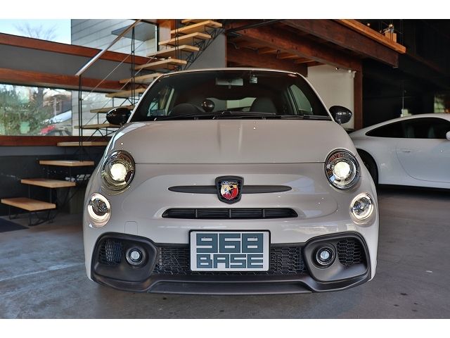 FIAT ABARTH 695 2022 Image 31