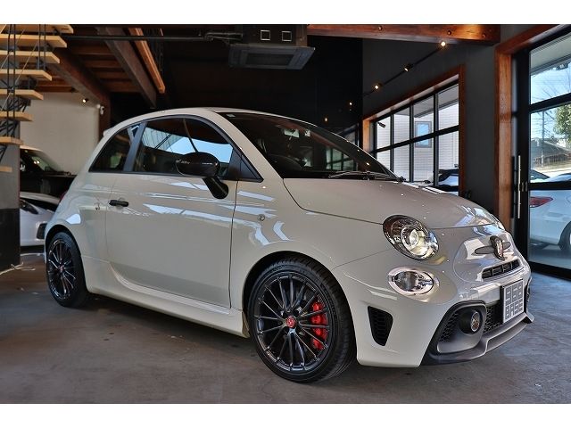 FIAT ABARTH 695 2022 Image 31