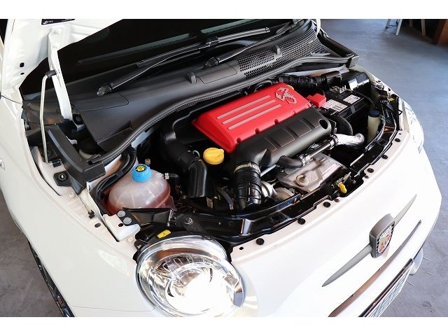 FIAT ABARTH 695 2022 Image 31