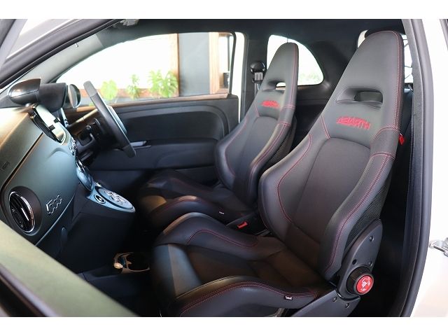 FIAT ABARTH 695 2022 Image 31