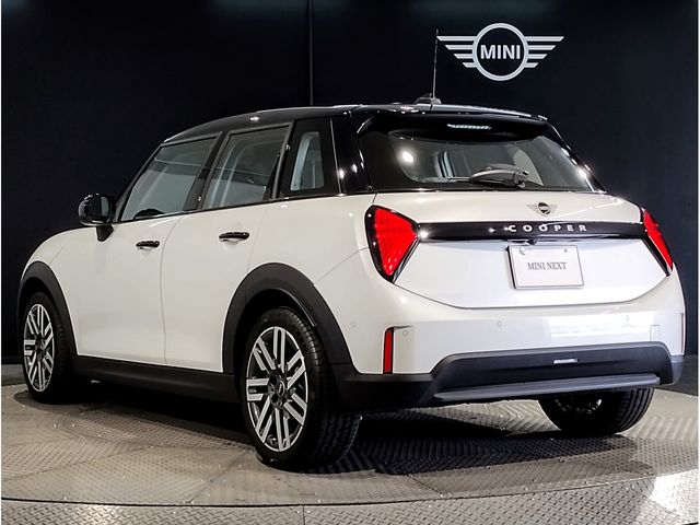 BMW MINI COOPER 5DOOR 2025 Image 31