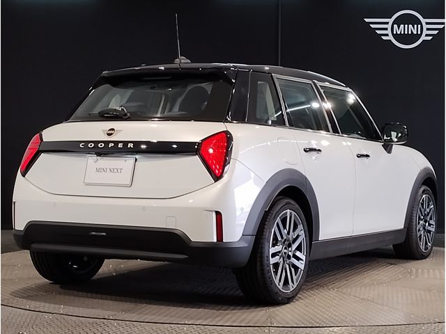 BMW MINI COOPER 5DOOR 2025 Image 31