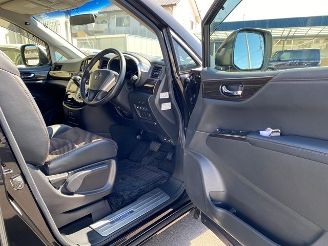 NISSAN ELGRAND 2013 Image 31