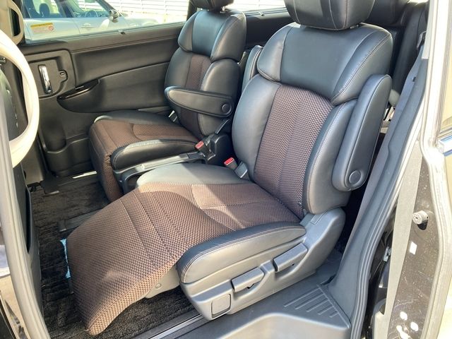 NISSAN ELGRAND 2013 Image 31