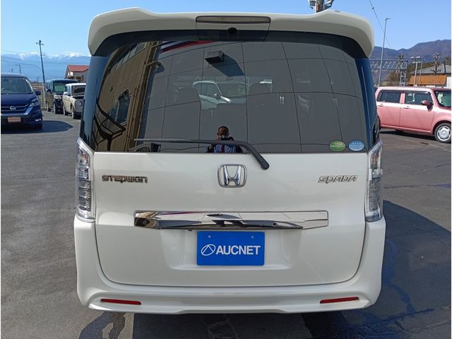 HONDA STEPWAGON SPADA 2013 Image 31
