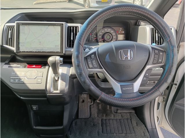 HONDA STEPWAGON SPADA 2013 Image 31