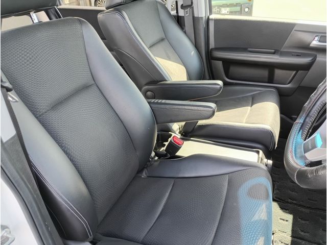 HONDA STEPWAGON SPADA 2013 Image 31