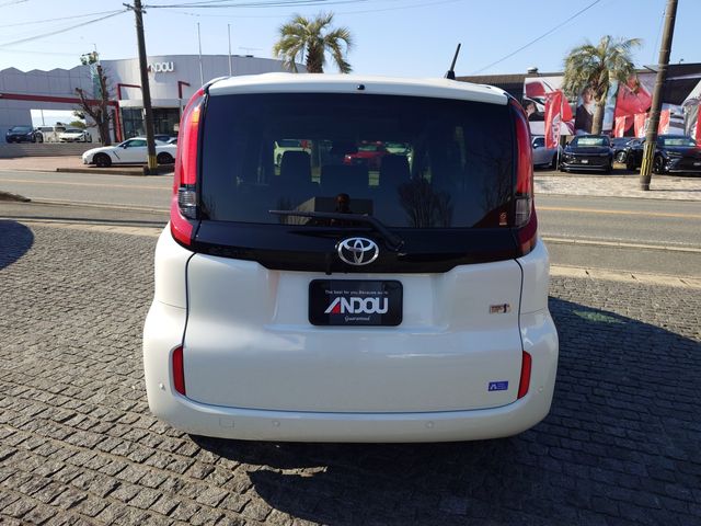 TOYOTA SIENTA HYBRID 2024 Image 31
