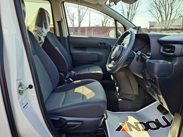 TOYOTA SIENTA HYBRID 2024 Image 31