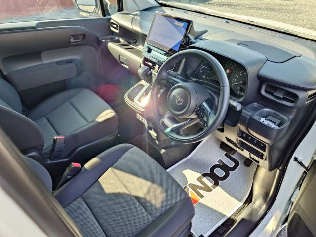 TOYOTA SIENTA HYBRID 2024 Image 31