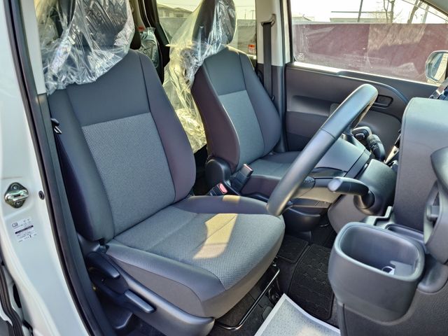 TOYOTA SIENTA HYBRID 2024 Image 31