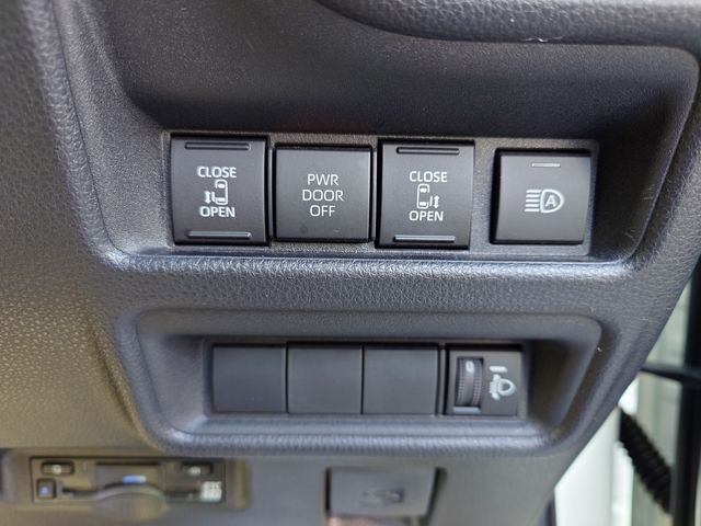 TOYOTA SIENTA HYBRID 2024 Image 31