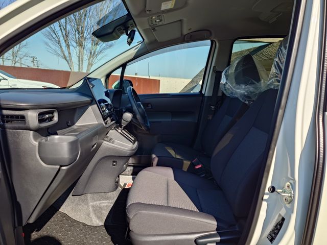 TOYOTA SIENTA HYBRID 2024 Image 31