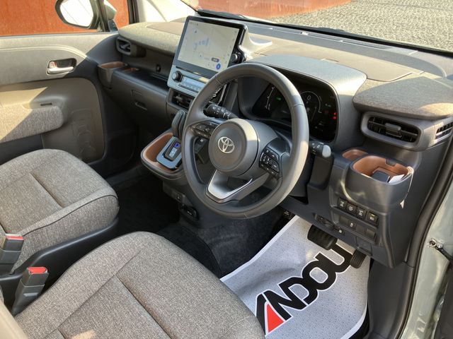 TOYOTA SIENTA HYBRID 2023 Image 31