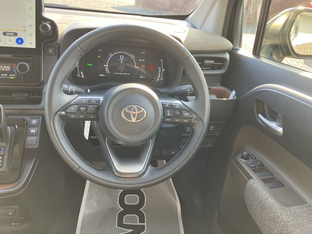 TOYOTA SIENTA HYBRID 2023 Image 31