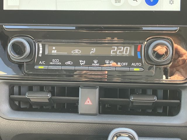 TOYOTA SIENTA HYBRID 2023 Image 31