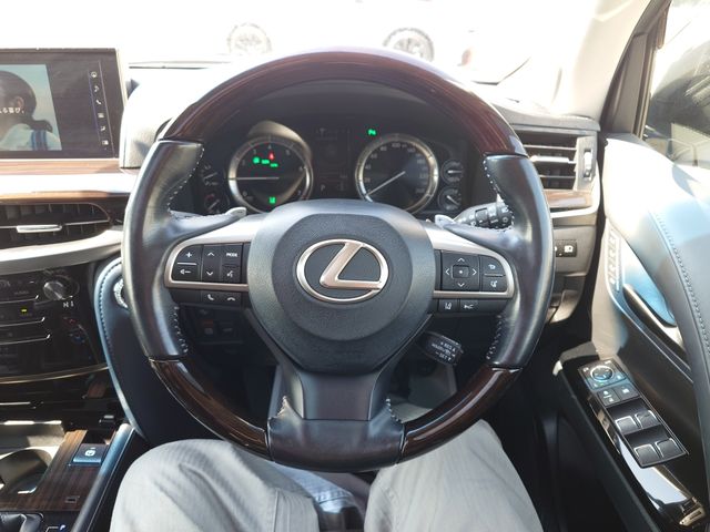 TOYOTA LEXUS LX570 AWD 2017 Image 31