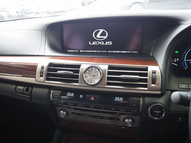 TOYOTA LEXUS LS600H 2013 Image 31