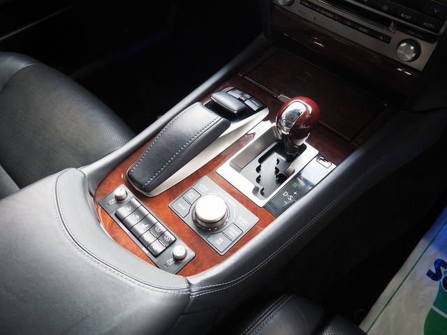 TOYOTA LEXUS LS600H 2013 Image 31