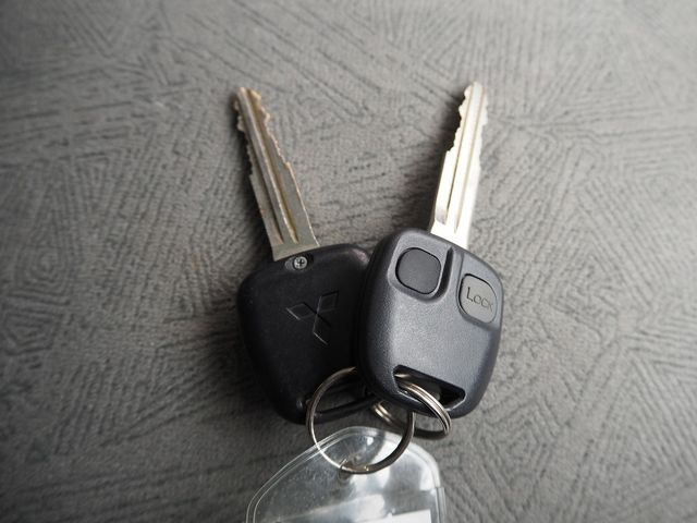 MITSUBISHI PAJERO WAGON 2001 Image 31