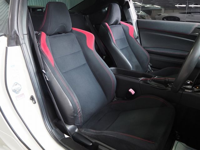 TOYOTA 86 2012 Image 31