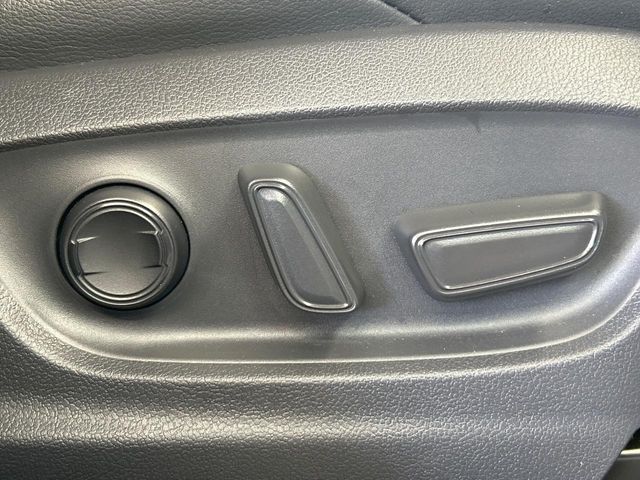 TOYOTA COROLLA CROSS HYBRID 2024 Image 31