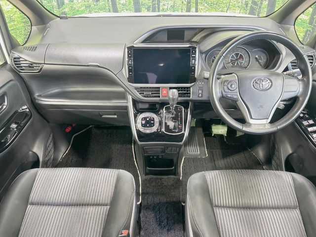 TOYOTA VOXY 2017 Image 31