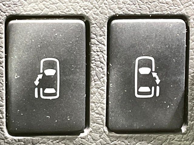 TOYOTA VOXY 2009 Image 31