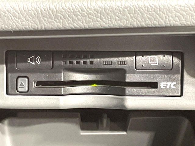 TOYOTA VOXY 2009 Image 31